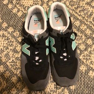 New Balance tennis shoes